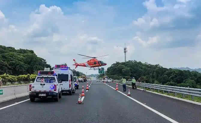 伊美区高速公路汽车救援案例