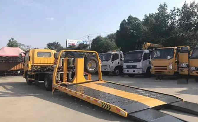 伊美区汽车中途维修案例