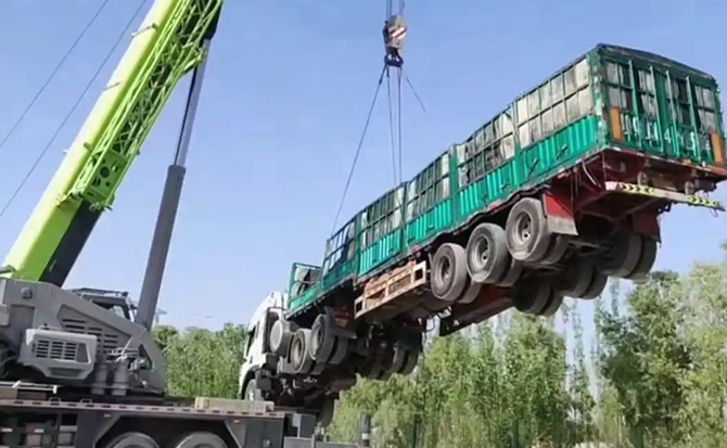 伊美区道路脱困救援案例
